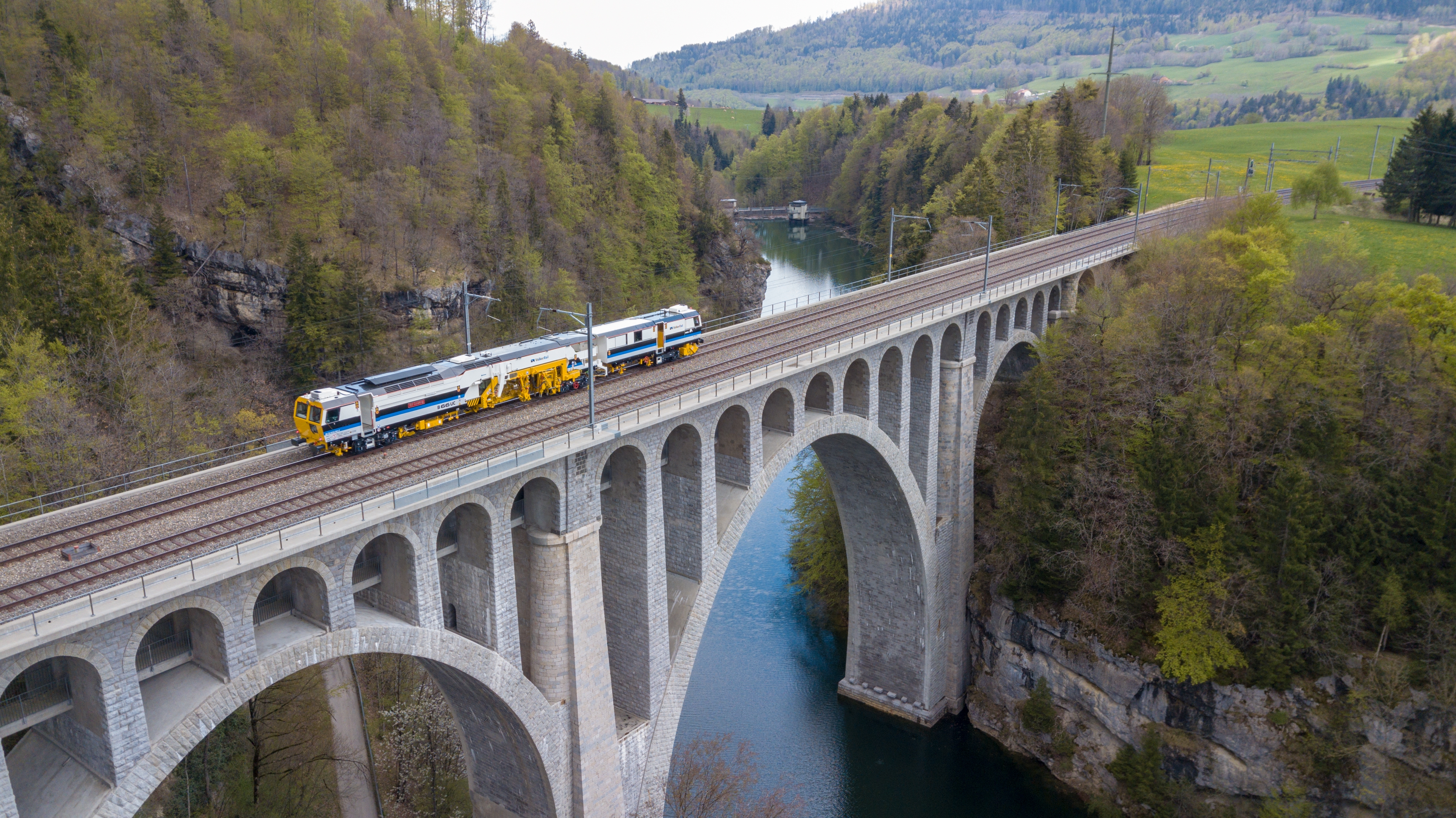 B 66 UC - Volker Rail 30-04-2019 (2).jpg